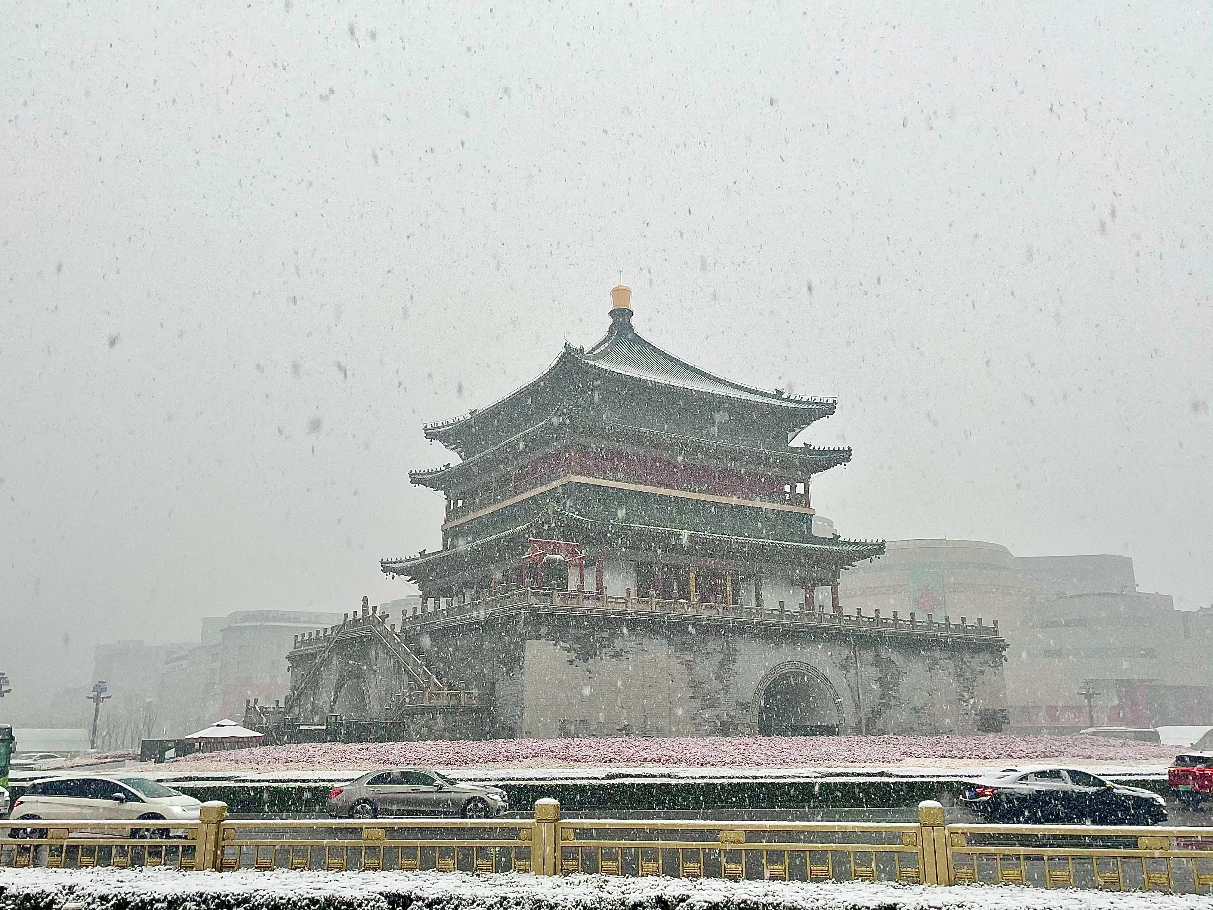 西安雪势如东北，气势磅礴