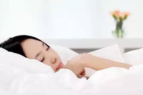 深睡眠时长并非越长越好，探究最佳睡眠模式的重要性