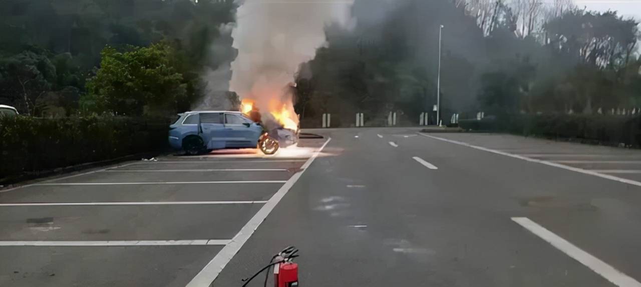 深圳商场地下停车场电车自燃事件深度剖析