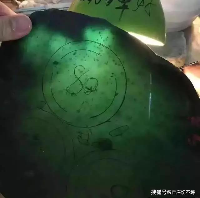 赌石开出珍贵手镯后的退款困境