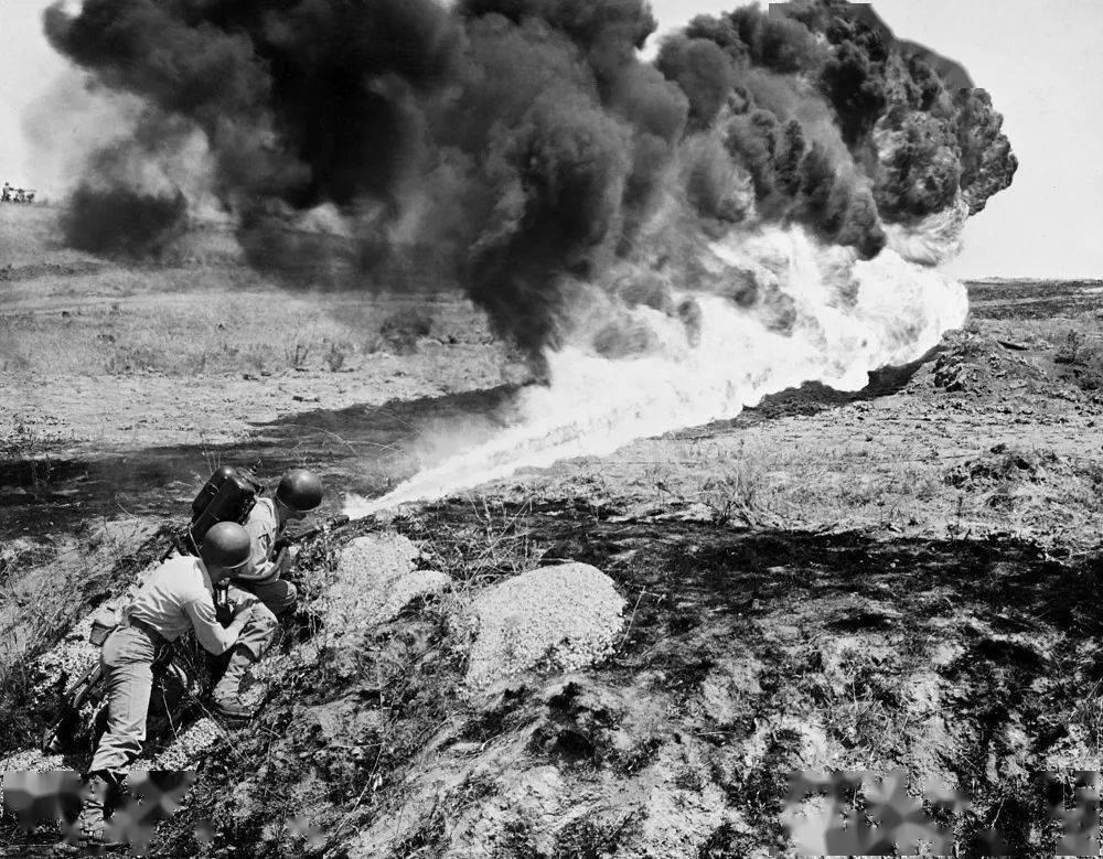 美国小型飞机坠毁致六人死亡