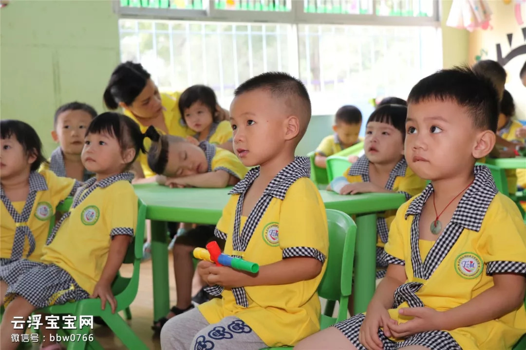 幼儿园开学第一天，场面失控，迎接新生挑战