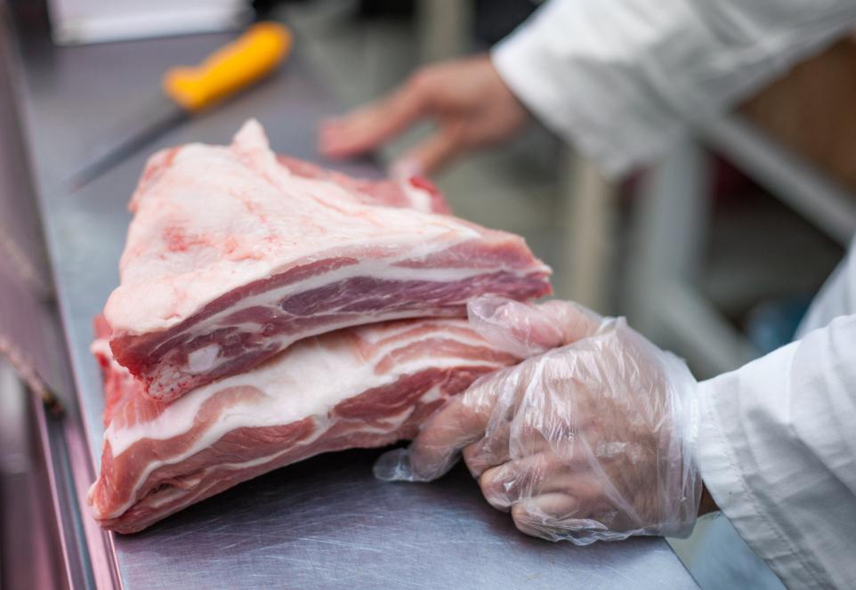 餐饮店老板瘦肉里加硼砂获刑